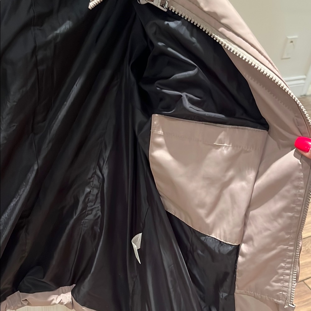 Women's Two-Tone Jacket - Picture 5 of 17